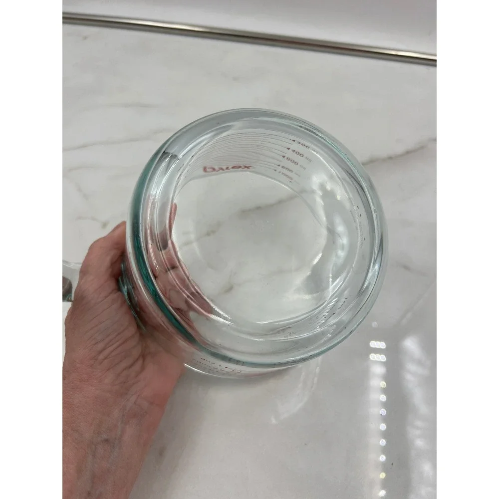 Pyrex 4 Cup Glass Measuring Cup 32 oz 1 Liter Red Lettering Made in USA